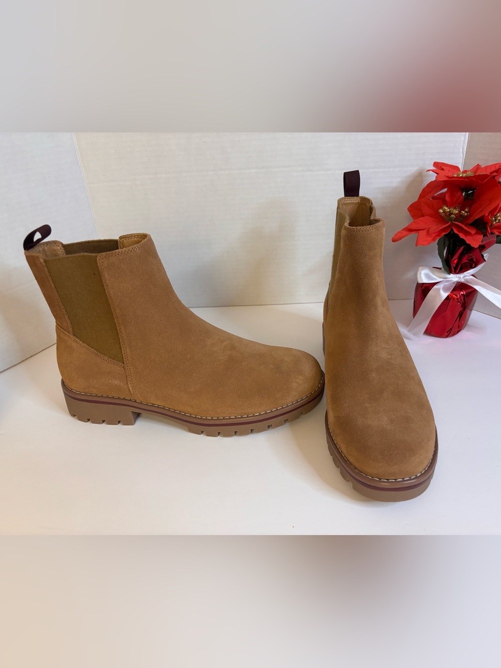 Crown Vintage Tan Suede Chelsea Boots Women's Size 8.5 NIB Brand New - Picture 3 of 8